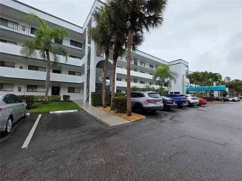 4725 Lucerne Lakes Boulevard E Lake Worth FL 33467