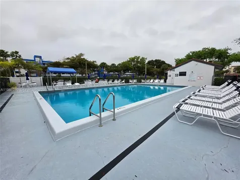 4725 Lucerne Lakes Boulevard E Lake Worth FL 33467