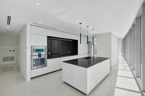 300 Biscayne Blvd Way Miami FL 33131