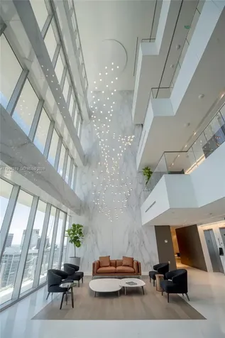 300 Biscayne Blvd Way Miami FL 33131