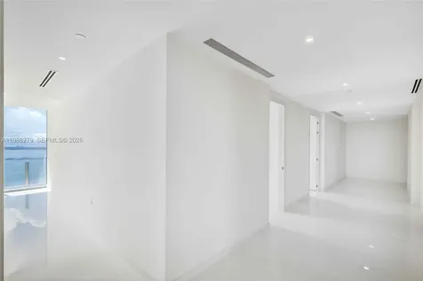 300 Biscayne Blvd Way Miami FL 33131