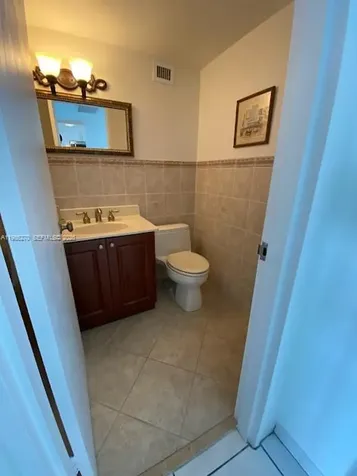 5601 Collins Avenue Miami Beach FL 33140