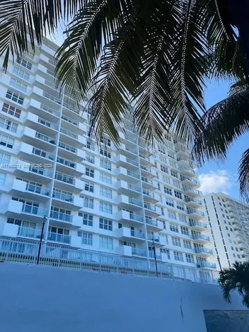 5601 Collins Avenue Miami Beach FL 33140