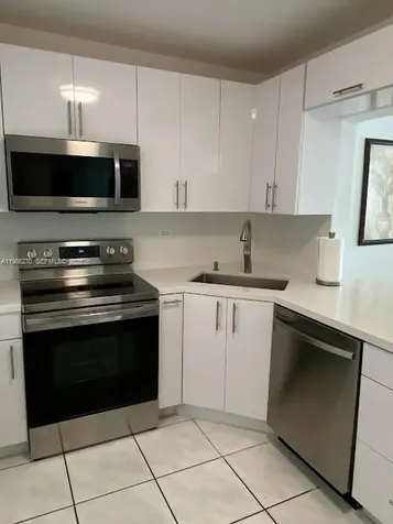 5601 Collins Avenue Miami Beach FL 33140