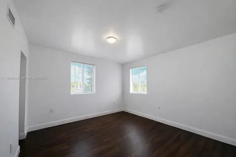 540 NW 7th Street Miami FL 33136