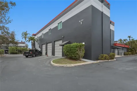 2950 N 28th Terrace Hollywood FL 33020