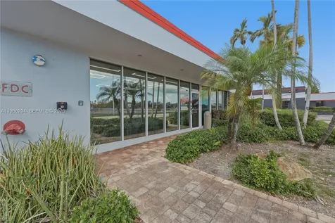2950 N 28th Terrace Hollywood FL 33020