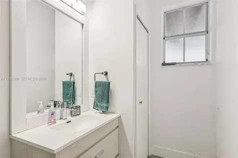 11280 NW 77th Terrace Doral FL 33178