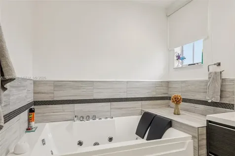 11280 NW 77th Terrace Doral FL 33178