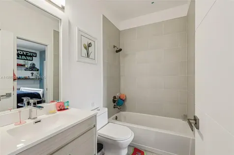 11280 NW 77th Terrace Doral FL 33178