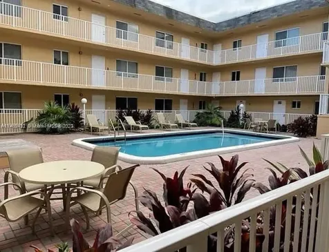 7910 Taft Street Pembroke Pines FL 33024