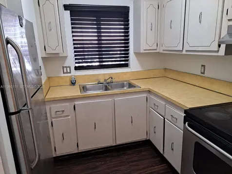 7910 Taft Street Pembroke Pines FL 33024