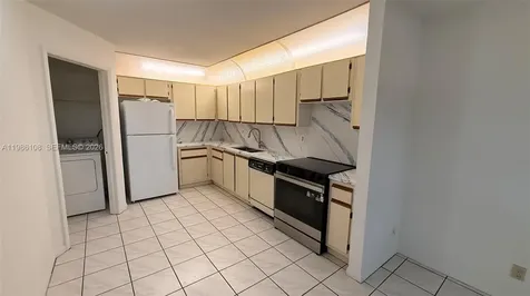 513 Racquet Club Road Weston FL 33326
