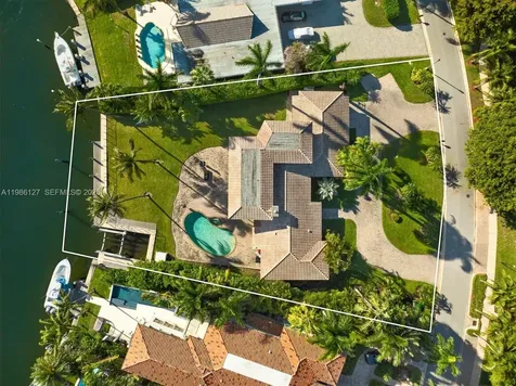 268 S Parkway Golden Beach FL 33160