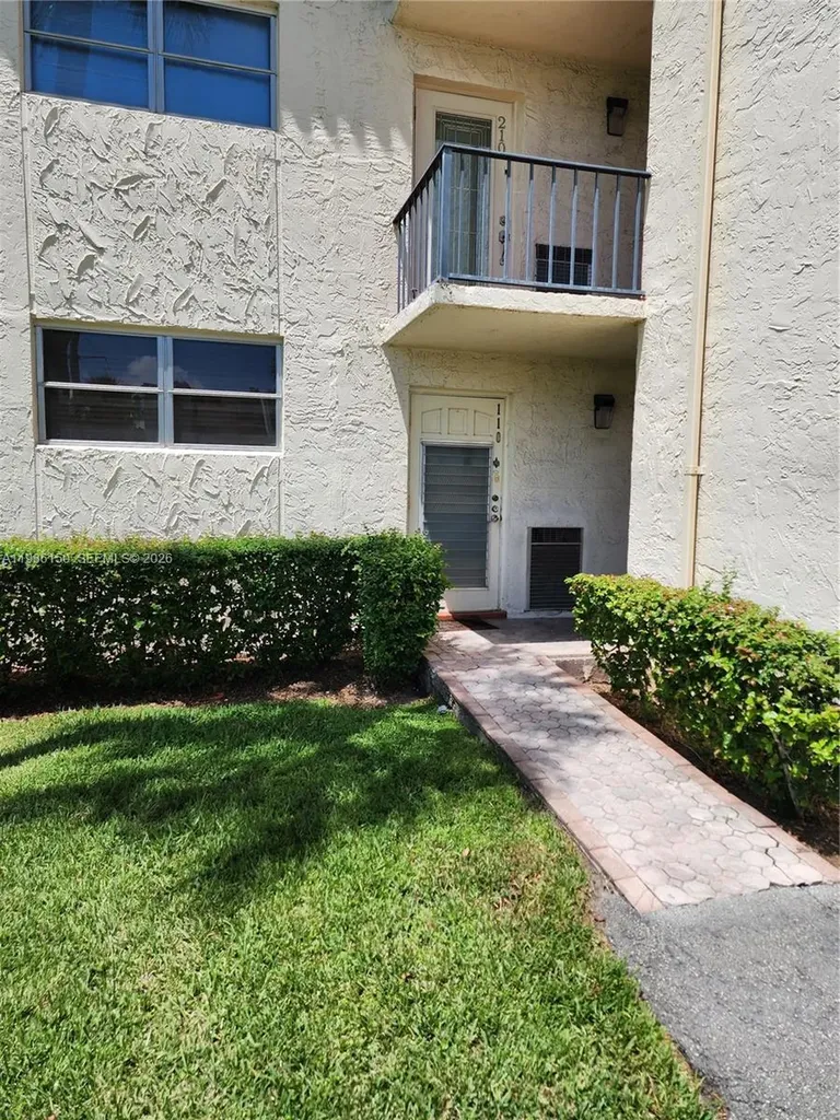 681 S Hollybrook Drive Pembroke Pines FL 33025
