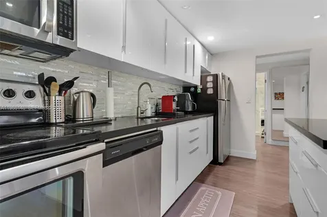 1117 Meridian Avenue Miami Beach FL 33139