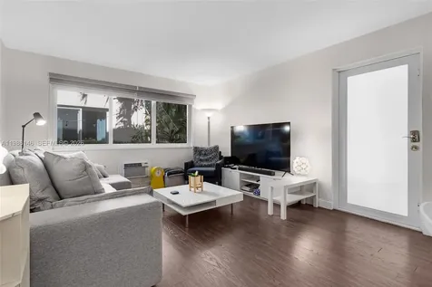 1117 Meridian Avenue Miami Beach FL 33139