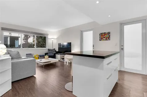 1117 Meridian Avenue Miami Beach FL 33139