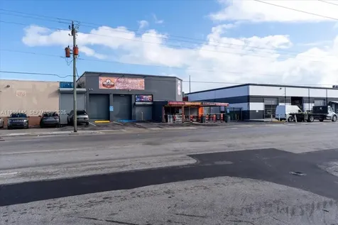 3595 NW 54th Street Hialeah FL 33142