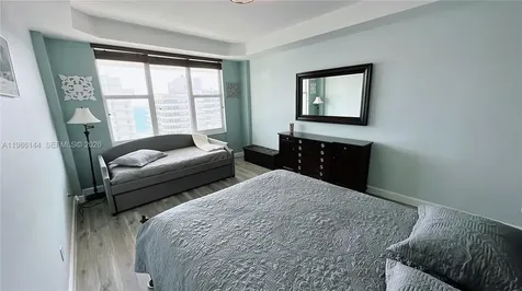 5600 Collins Avenue Miami Beach FL 33140