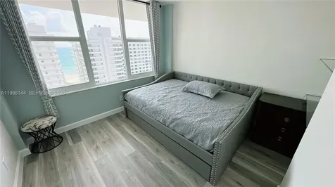 5600 Collins Avenue Miami Beach FL 33140