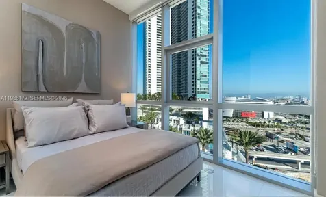 851 NE 1st Avenue Miami FL 33132