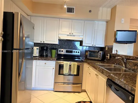 19501 E Country Club Drive Aventura FL 33180