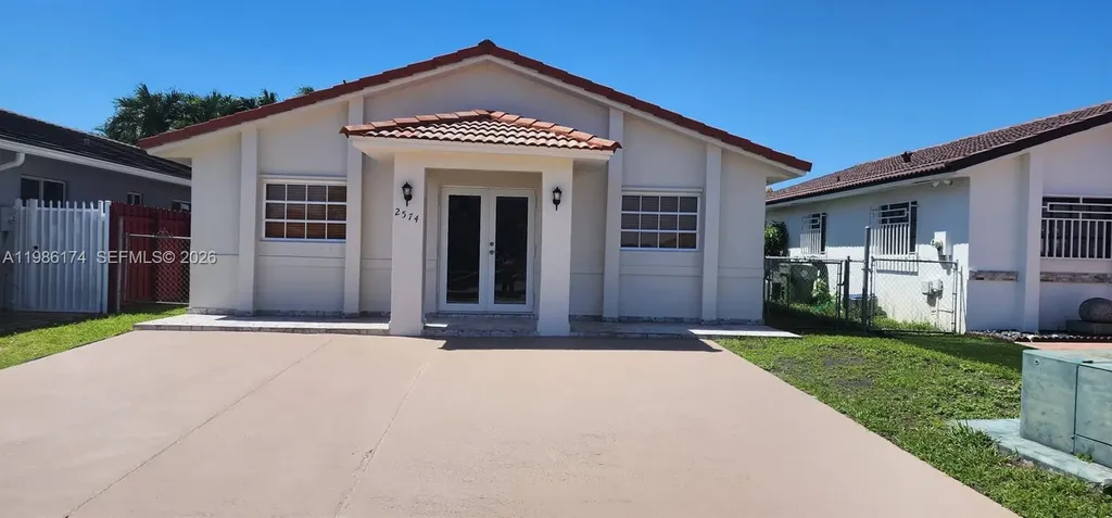 2574 W 71st Place Hialeah FL 33016