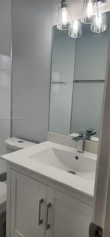 2574 W 71st Place Hialeah FL 33016