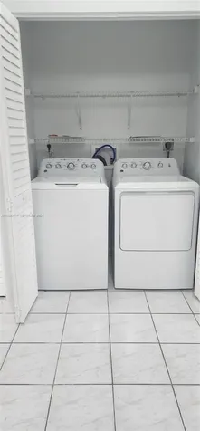 2574 W 71st Place Hialeah FL 33016