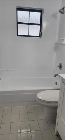 2574 W 71st Place Hialeah FL 33016
