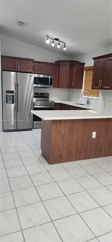 2574 W 71st Place Hialeah FL 33016