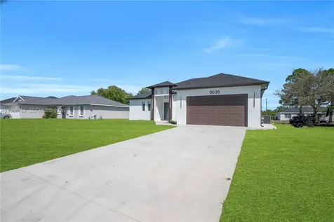 3606 8th St SW Lehigh Acres FL 33976