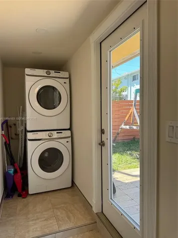 2355 SE 7th Street Pompano Beach FL 33062