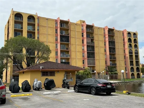 4717 NW 7th Street Miami FL 33126