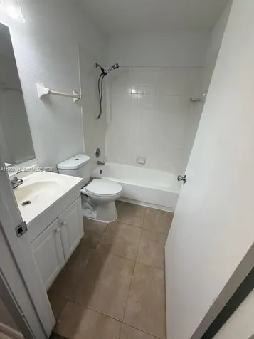 3413 NW 44th Street Oakland Park FL 33309
