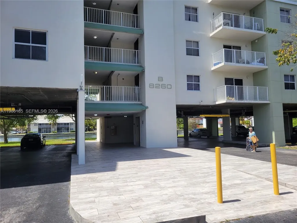 8260 SW 210th Street Cutler Bay FL 33189