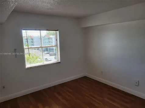 8260 SW 210th Street Cutler Bay FL 33189