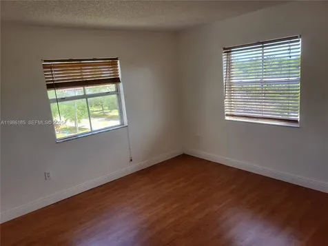 8260 SW 210th Street Cutler Bay FL 33189
