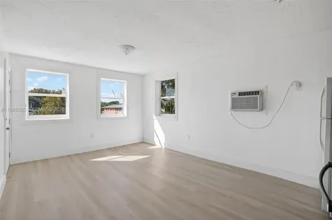 767 NW 35th Street Miami FL 33127