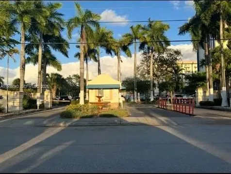 4550 NW 9th Street Miami FL 33126