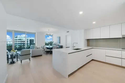 9221 E Bay Harbor Drive Bay Harbor Islands FL 33154