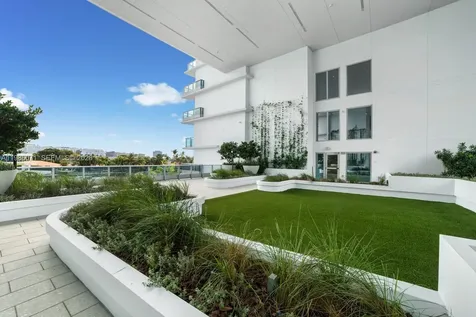 9221 E Bay Harbor Drive Bay Harbor Islands FL 33154