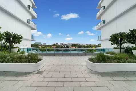 9221 E Bay Harbor Drive Bay Harbor Islands FL 33154