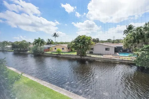 109 Royal Park Drive Oakland Park FL 33309