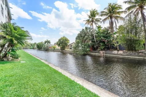 109 Royal Park Drive Oakland Park FL 33309