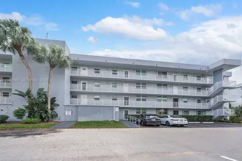 109 Royal Park Drive Oakland Park FL 33309