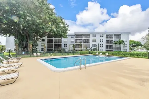 109 Royal Park Drive Oakland Park FL 33309