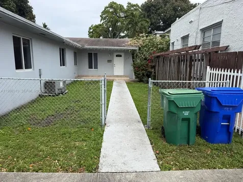1781 NW 16th Street Miami FL 33125