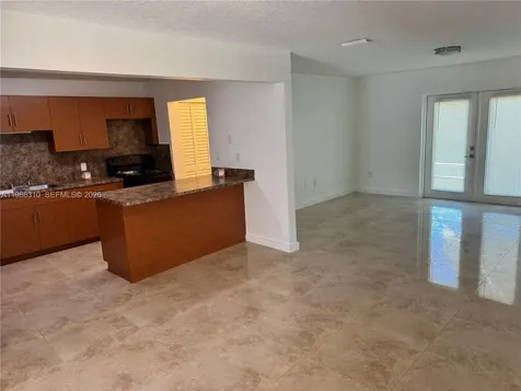 1781 NW 16th Street Miami FL 33125